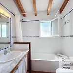 Roca Fornells, Punta Gran 5 F63 *