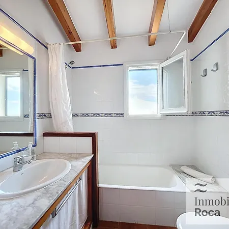 Roca Fornells, Punta Gran 5 F63 *