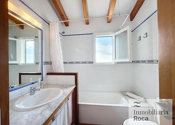 Roca Fornells, Punta Gran 5 F63 *