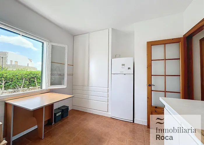 Roca Fornells, Punta Gran 5 F63 *