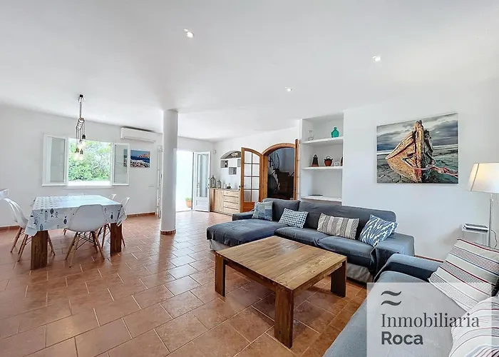 Roca Fornells, Punta Gran 5 F63 בית אירוח